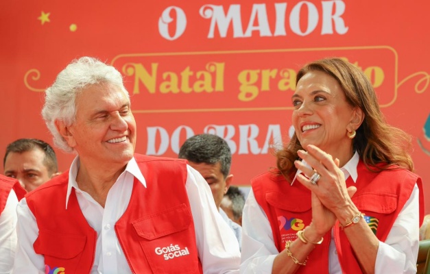 Caiado e Gracinha iniciam entrega de 665 mil brinquedos do Natal do Bem