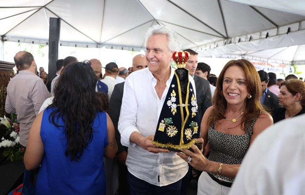 Caiado e Gracinha participam de homenagem a Nossa Senhora Aparecida