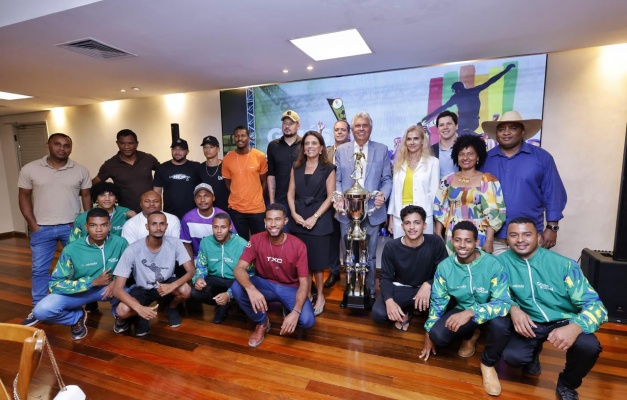 Caiado e Gracinha recebem campeões da Copa Nacional Quilombola