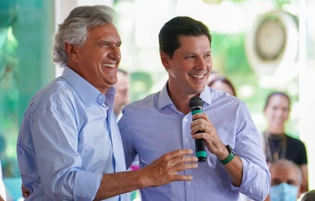Caiado embarca para Nova York e Daniel Vilela assume governo pela 11ª vez