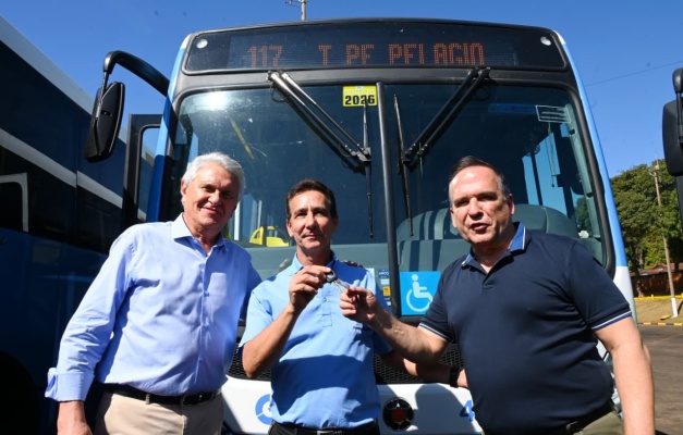 Caiado entrega estações revitalizadas e novos ônibus do BRT Leste-Oeste