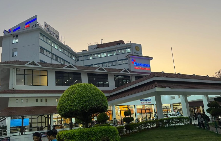 Caiado firma parceria com hospital indiano referência em alta complexidade