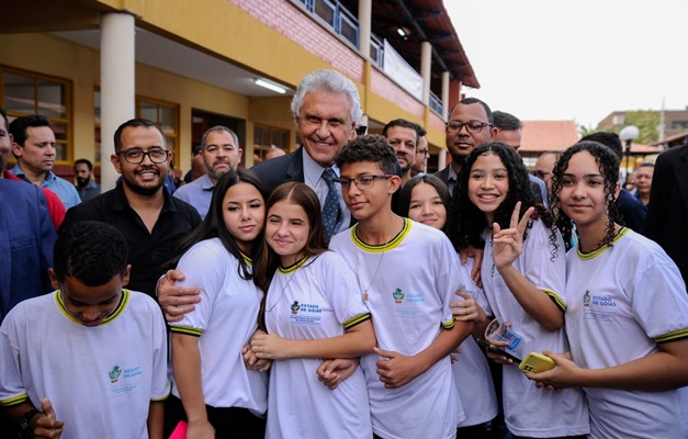 Caiado inaugura escola Padrão Século XXI em Aparecida de Goiânia