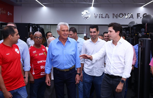 Caiado participa da inauguração de novo Centro de Treinamento do Vila Nova