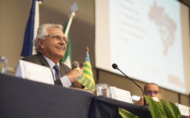 Caiado preside assembleia do Consórcio Brasil Central