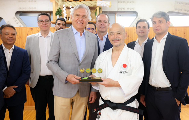 Caiado reforça parceria com maior associação de karatê do mundo