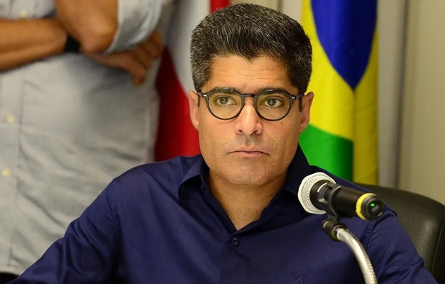 Caiado sanciona lei que concede Título de Cidadania Goiana para ACM Neto