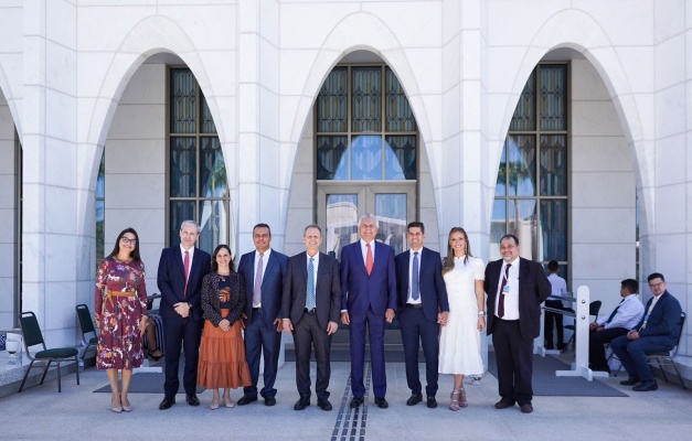 Caiado visita igreja em Brasília e destaca importância da religiosidade