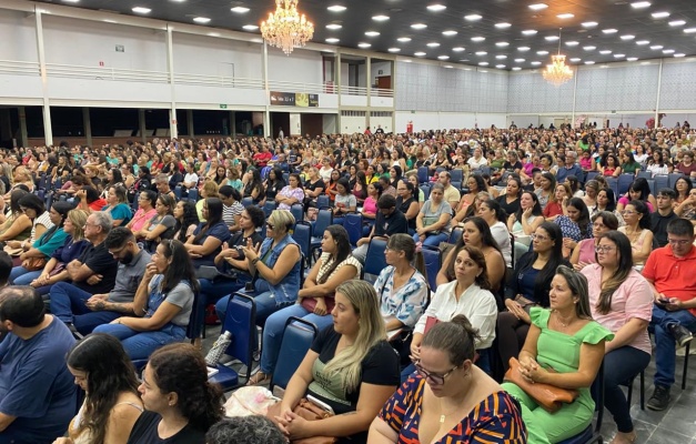 Caldas Novas abre ano letivo com encontro de educadores