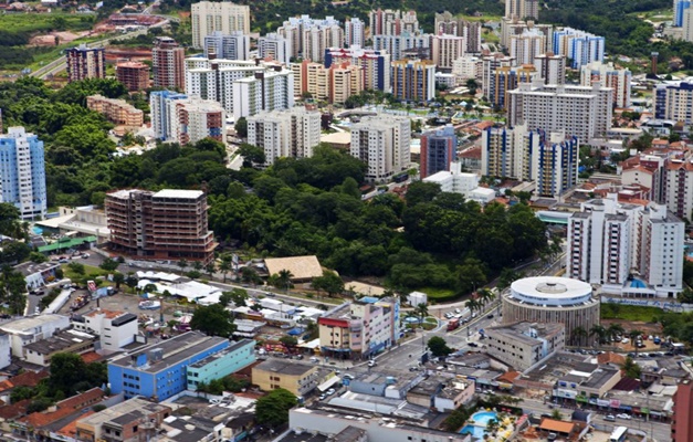 Caldas Novas desobriga uso de máscaras em locais abertos e fechados