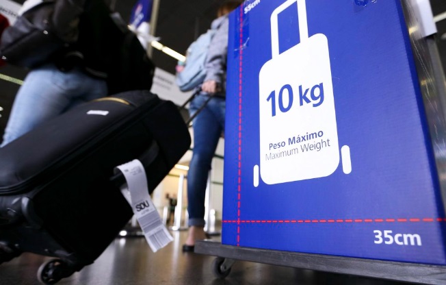 Câmara aprova proibição de cobrança por bagagem de mão e despachada em voos 