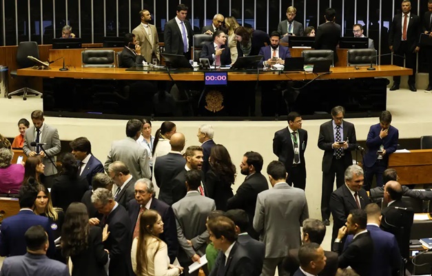 Câmara aprova projeto que dificulta abortos legais em crianças