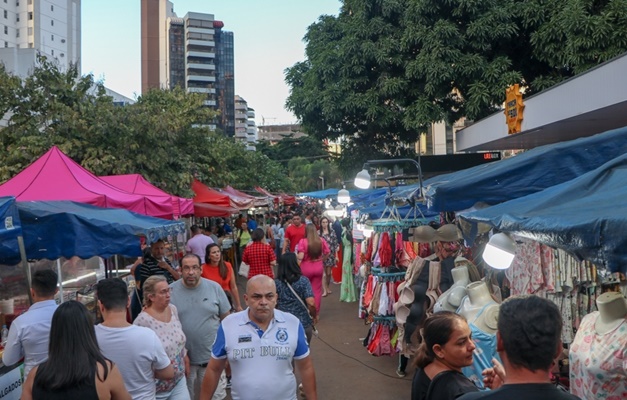 Câmara de Goiânia aprova perdão de dívidas para feirantes e pit dogs