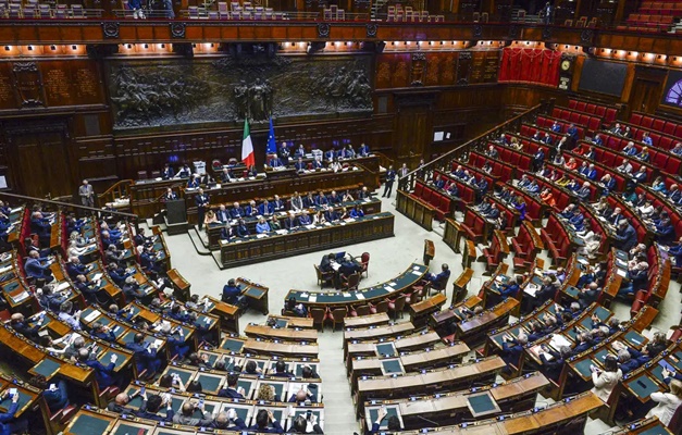 Câmara dos Deputados na Itália aprova decreto que restringe cidadania