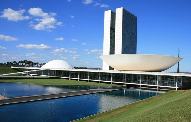 Câmara e Senado indicam ilegalidade em decreto de armas de Bolsonaro