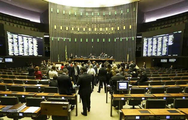 Câmara pode votar urgência para aumentar número de deputados federais