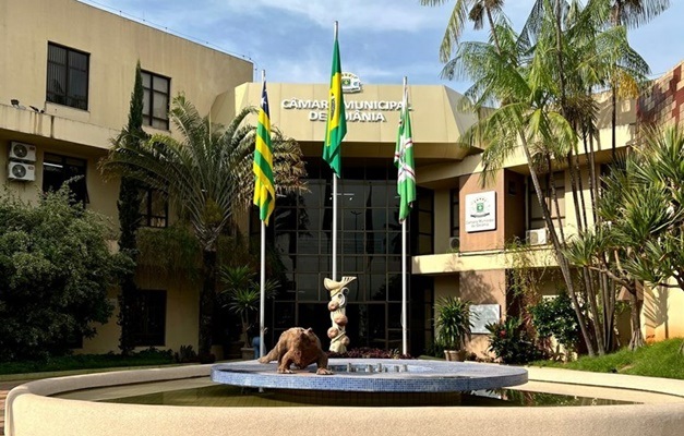 Câmara realiza homenagem aos 80 anos da Faculdade de Farmácia da UFG