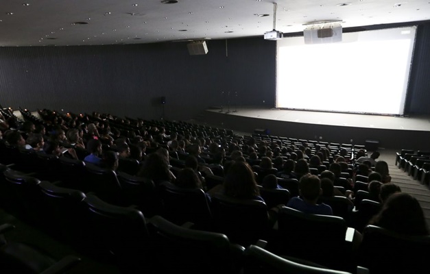 Câmara recria cota para filmes brasileiros no cinema