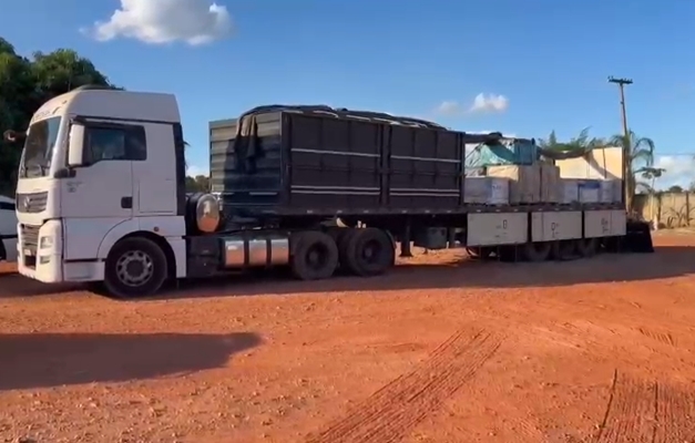 Caminhão com mais de 30 toneladas de excesso de peso é apreendido na BR-153