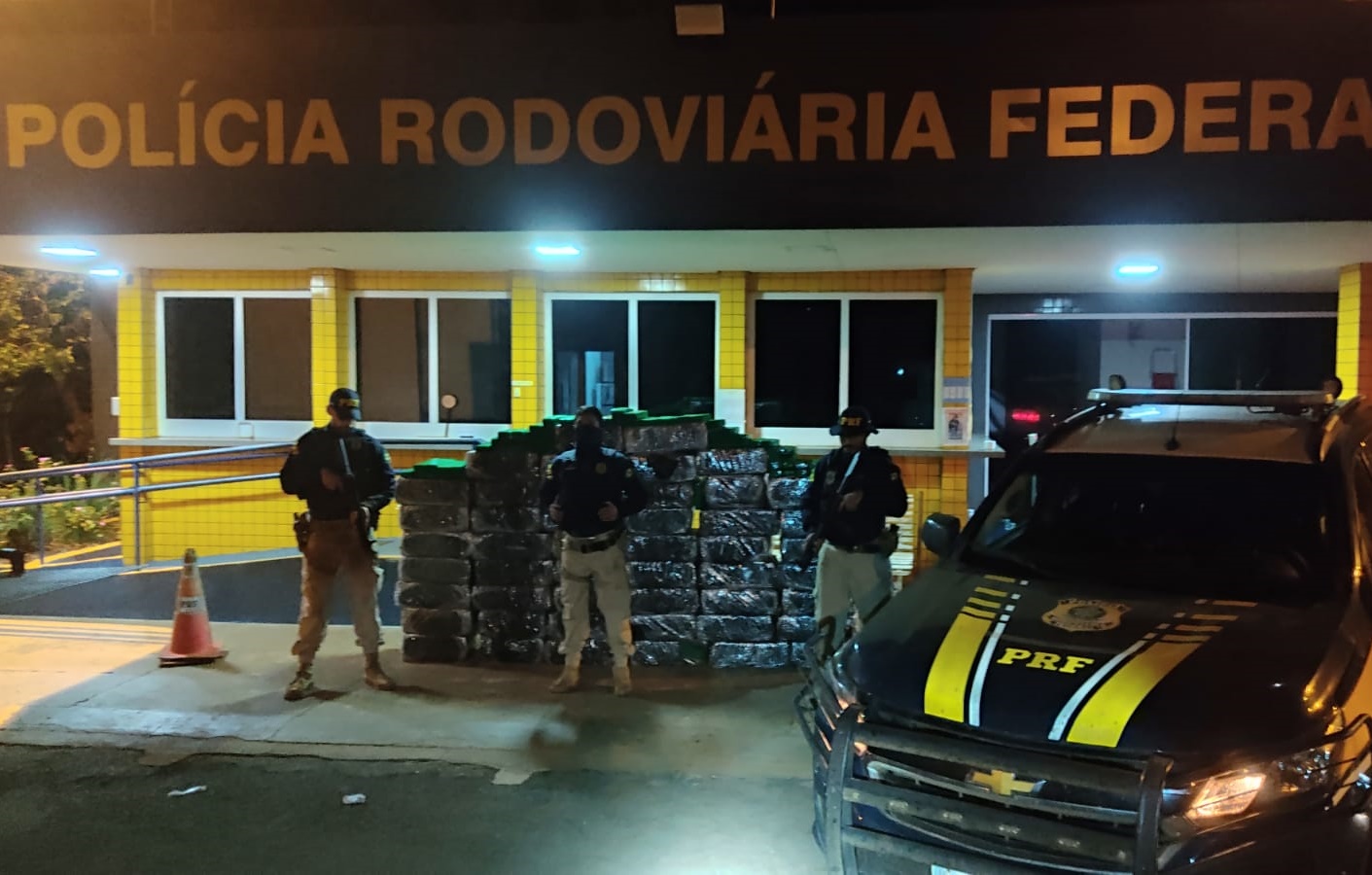 Caminhoneiro de 73 anos é preso em Jataí com mais de uma tonelada de maconha