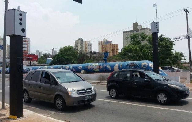 Campanha Maio Amarelo promove paz no trânsito em Goiânia