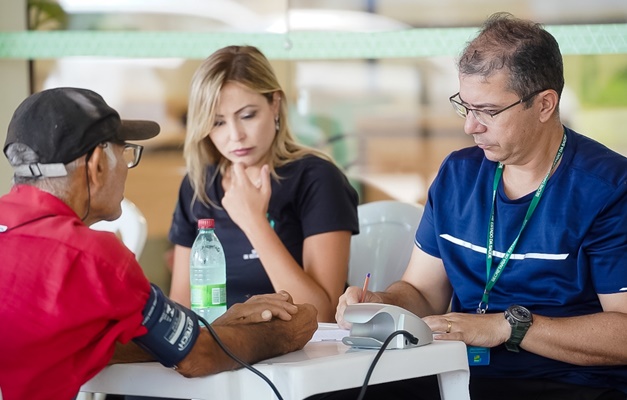 Campanha Novembro Azul alerta para cuidados com a saúde do homem