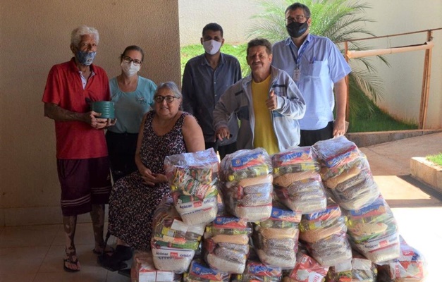 Campanha promovida por auditores fiscais goianos arrecada mil cestas básicas
