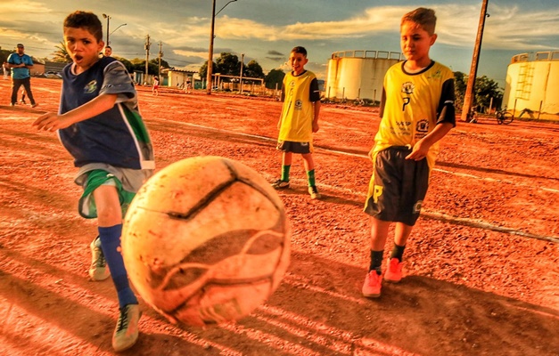 Campo de futebol é nova opção de lazer no Jardins do Cerrado 4 em Goiânia