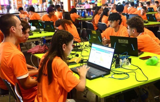 Campus Party Goiás recebe final da Olimpíada de IA Aplicada em Goiânia