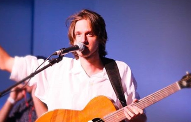 Cantor Rubel se apresenta no Teatro Goiânia nesta sexta-feira (20/9)