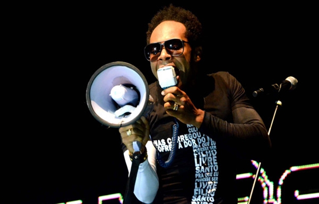 Cantor Thalles Roberto se apresenta na Pecuária de Goiânia nesta 4ª-feira