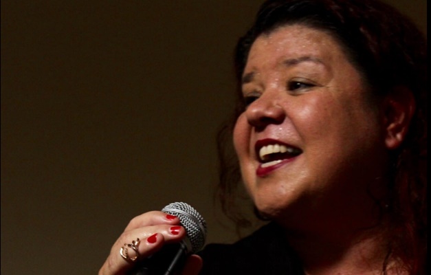 Cantora Cláudia Garcia morre de covid-19 em Goiânia