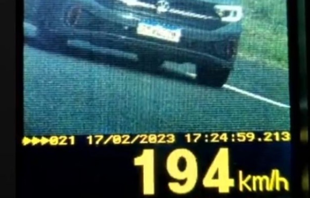 Carro é flagrado a quase 200 quilômetros por hora na BR-060