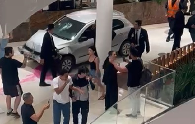 Carro invade shopping de Goiânia após suposto surto psicótico de motorista