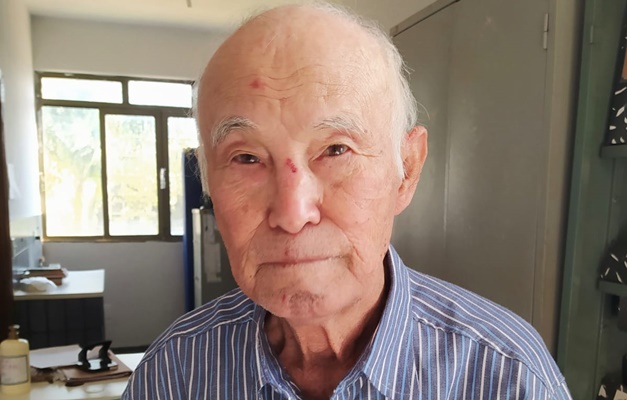 Casa Acolhida busca família de idoso encontrado vagando no Centro de Goiânia