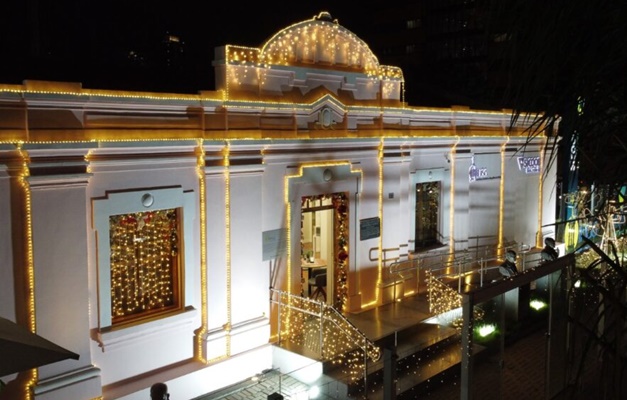 Casa Rosada de Goiânia inaugura iluminação de 50 mil lâmpadas