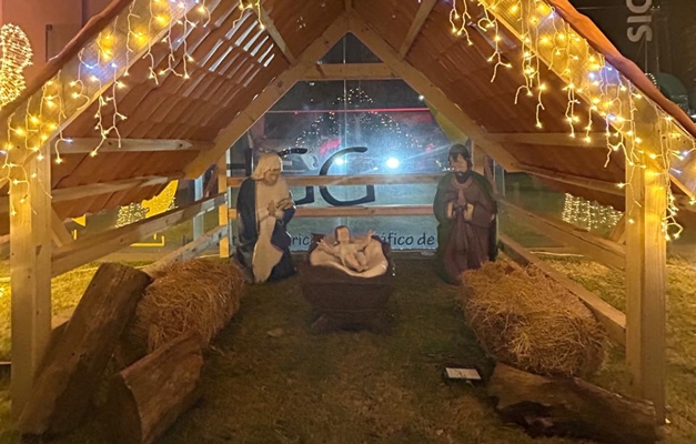 Casa Rosada de Goiânia já tem iluminação especial de Natal