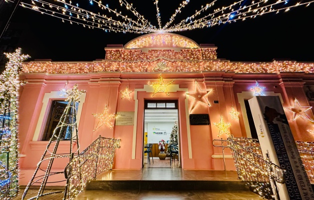 Casa Rosada ganha decoração especial e abre temporada do Natal 2025