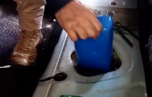 Casal é preso transportando cocaína em tanque de combustível na BR-070