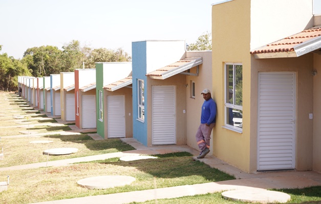 Casas a custo zero já chegaram a 19 cidades goianas em 2023, aponta balanço