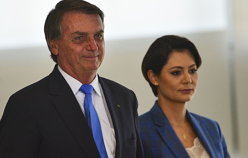 Caso das joias de Bolsonaro repercute na imprensa internacional