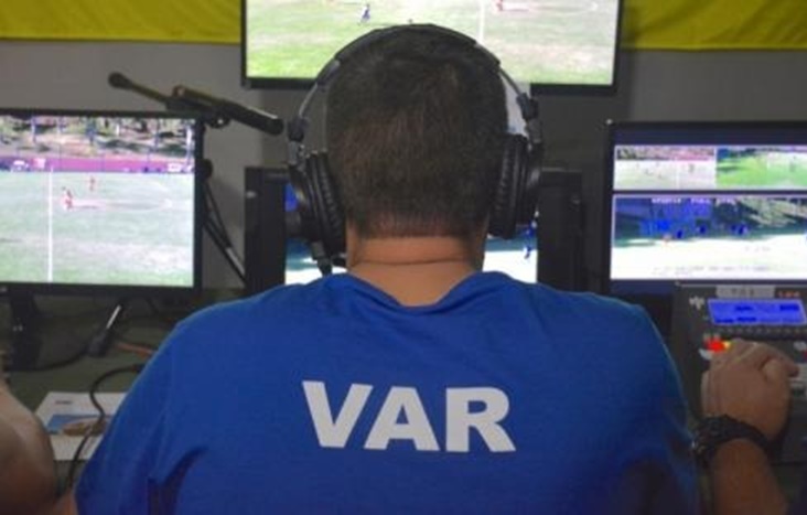 CBF anuncia mudanças no VAR e na preparação dos árbitros; entenda alterações