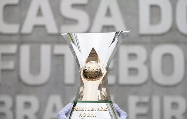 CBF cria Troféu Roberto Dinamite para artilheiro do Brasileirão