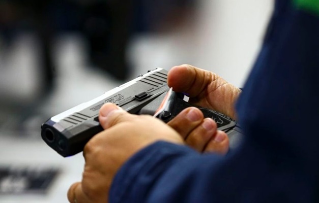 CCJ aprova porte de arma a agente socioeducativo e oficial de justiça