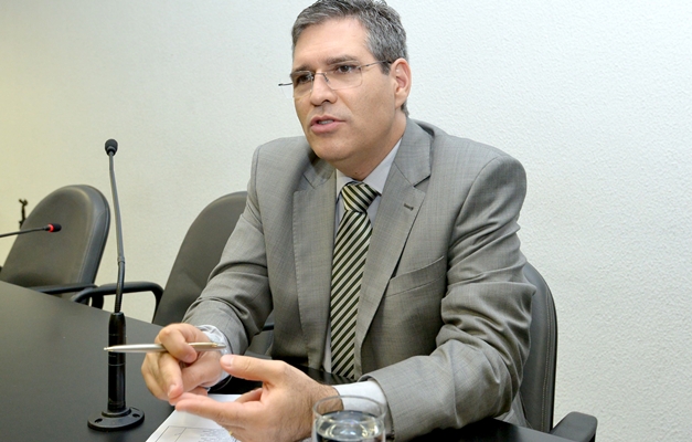 CCJ aprova publicação de lista de espera para cirurgias em Goiás