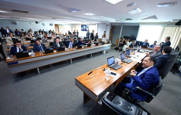 CCJ do Senado reduz prazo de inelegibilidade previsto na Ficha Limpa