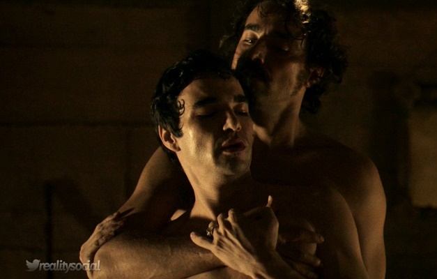 Cena de sexo gay na Globo gera série de postagens engraçadas no Twitter