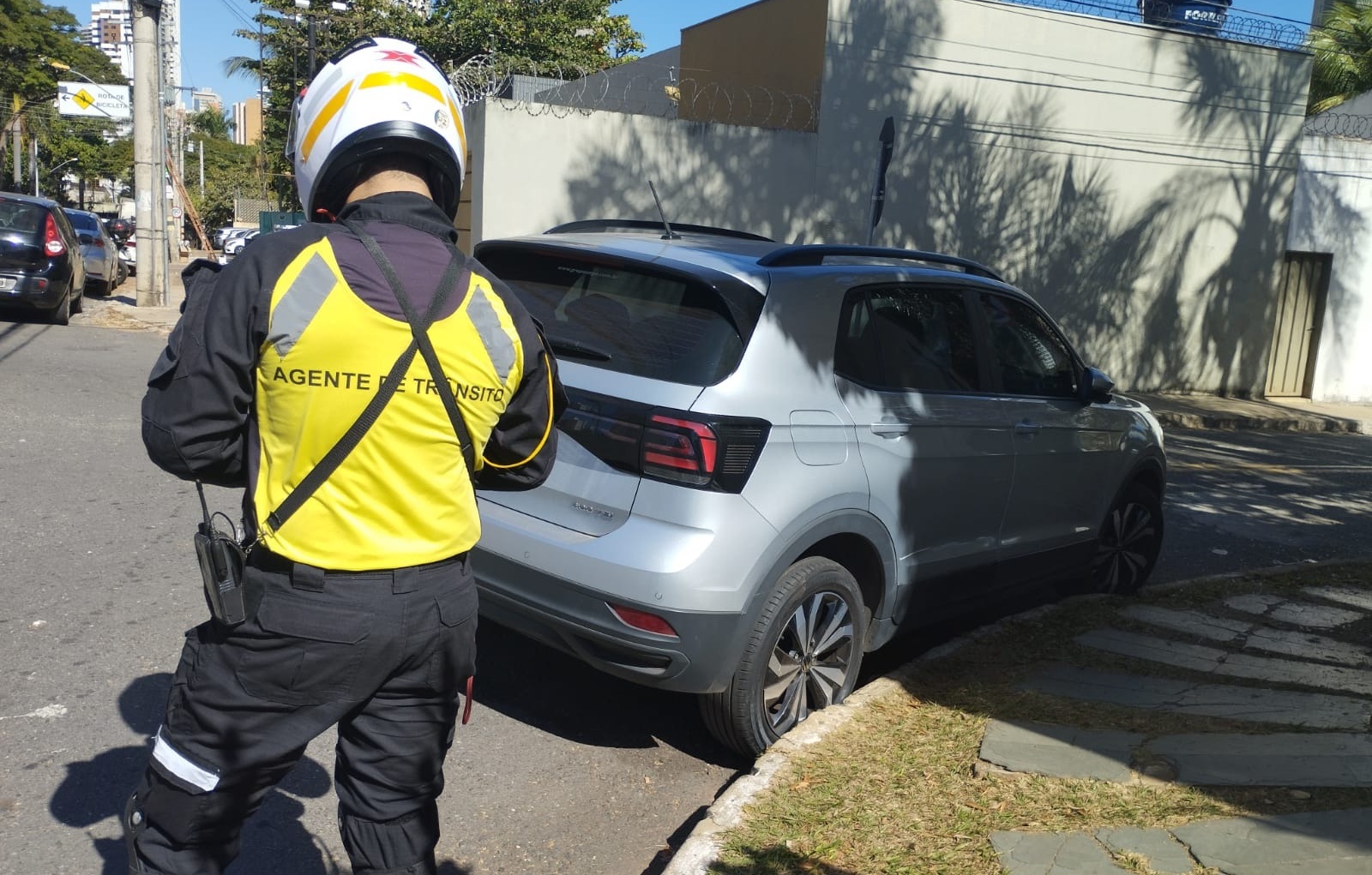 Centro, Setor Oeste e Bueno lideram infrações de estacionamento em esquinas