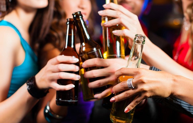 Cervejarias vetam patrocínio a 'open bar' universitário em todo o País