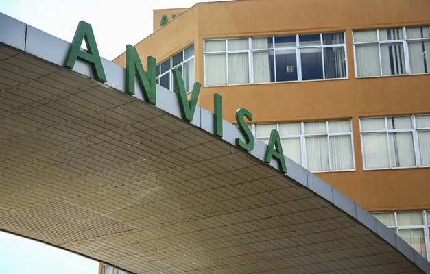 CFM pede à Anvisa banimento do uso de PMMA para preenchimento estético